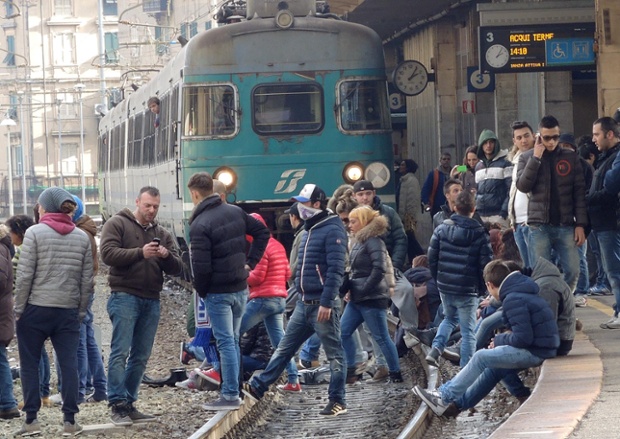 Genoa train station occupied in 'pitchfork' protest