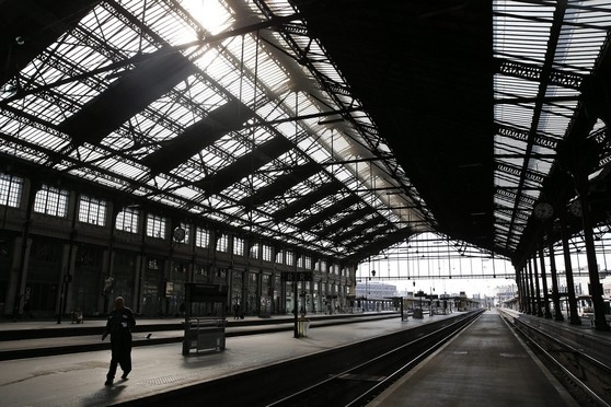 empty railway station.jpg&MaxW=558&imageVersion=default