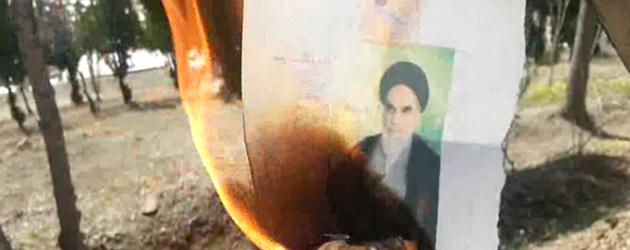 Khomeini-pictures-set-on-fire