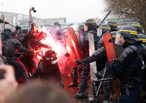 Paris 31 3 16 cops and demo france-student-protests