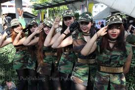 thai-military-girls